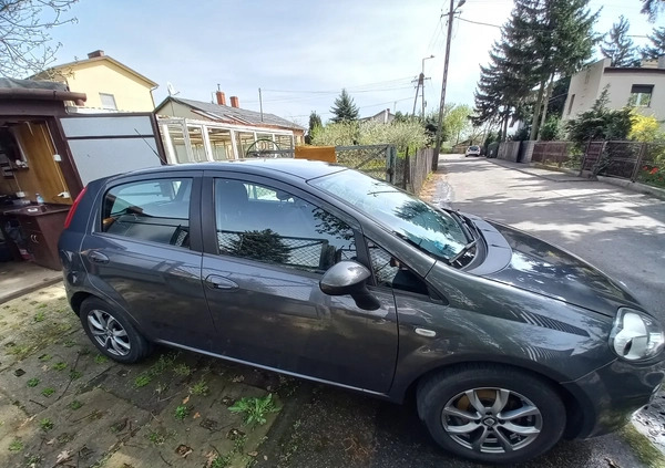 Fiat Punto cena 27900 przebieg: 80000, rok produkcji 2015 z Łowicz małe 37